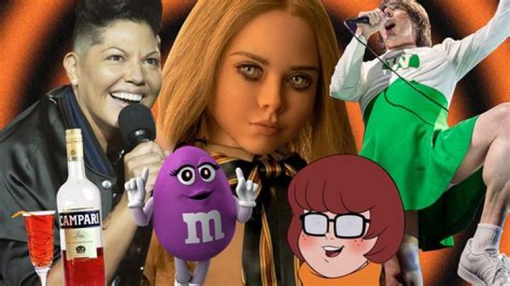 29 Spooktacular Halloween Costumes Inspired By Viral 2022 Memes