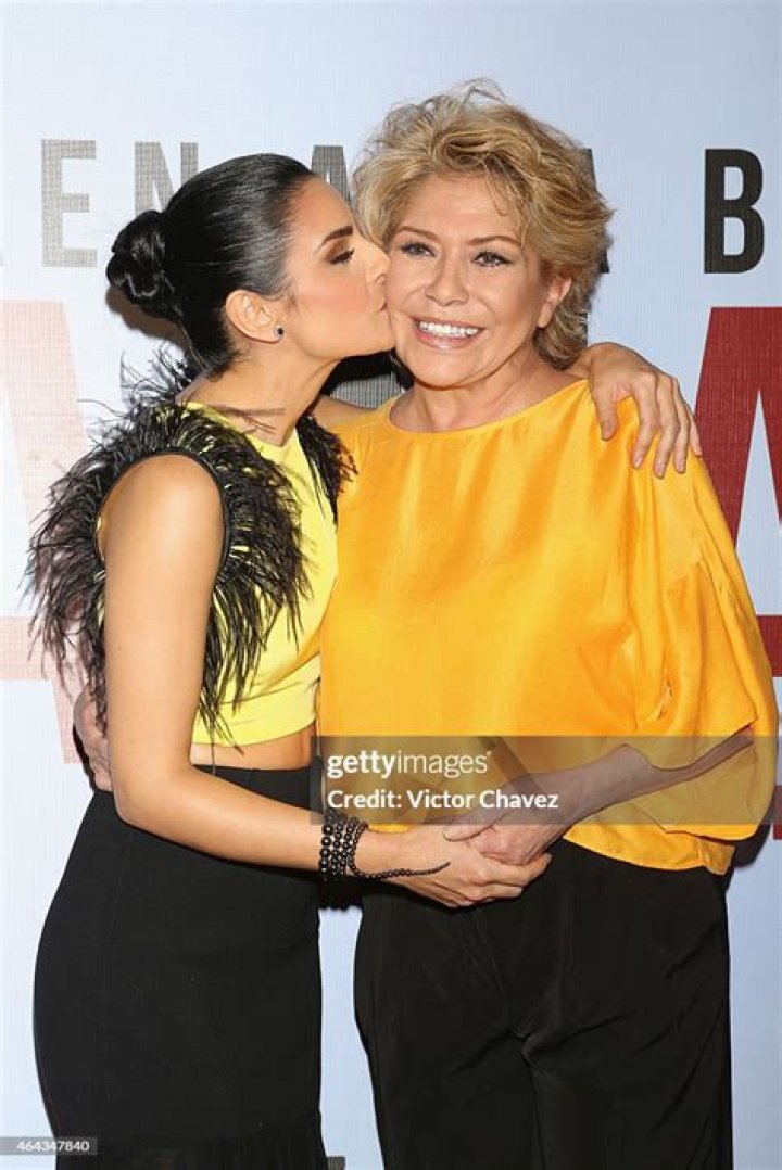 Unveiling The Remarkable Story Of Aislinn Derbez's Mother