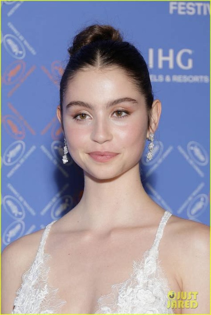 Discovering Carys Zeta Douglas: The Rising Star