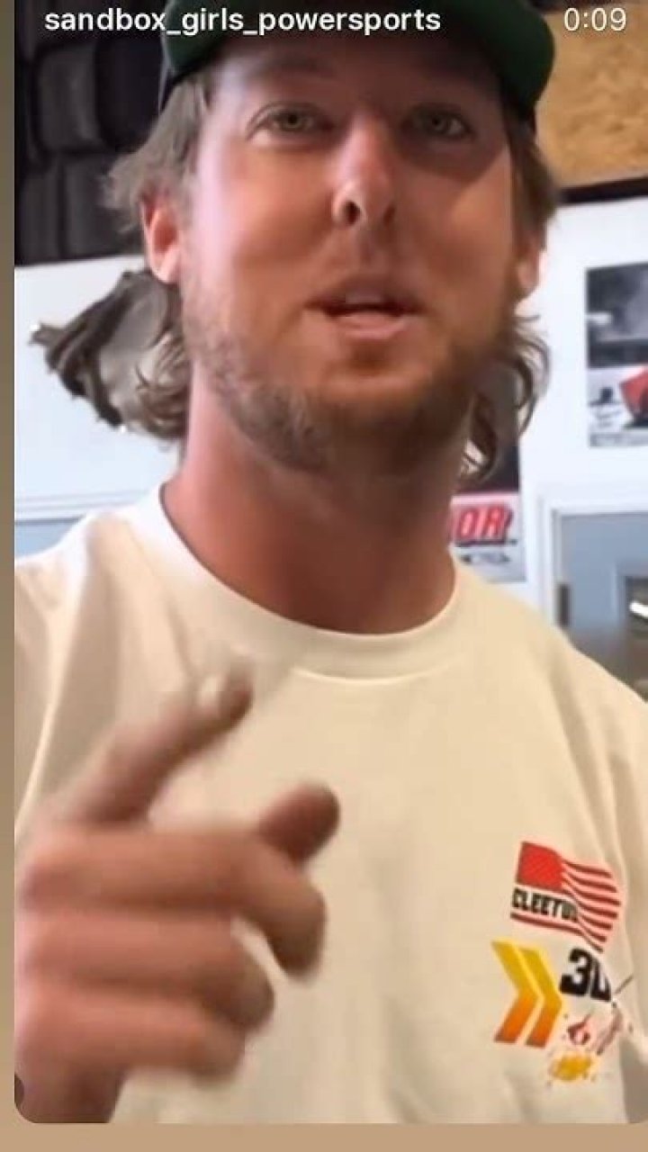 Skillful Lane Switching: Drippin' Paint With Precision