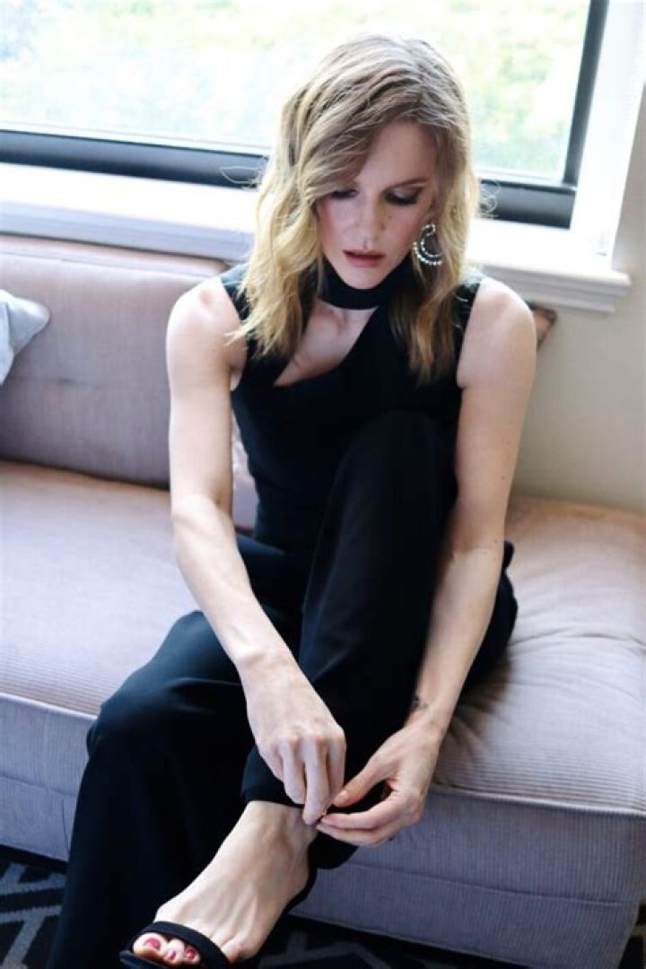 Chelsea Crisp's Feet: An In-Depth Look At Her Sensational Pedicure