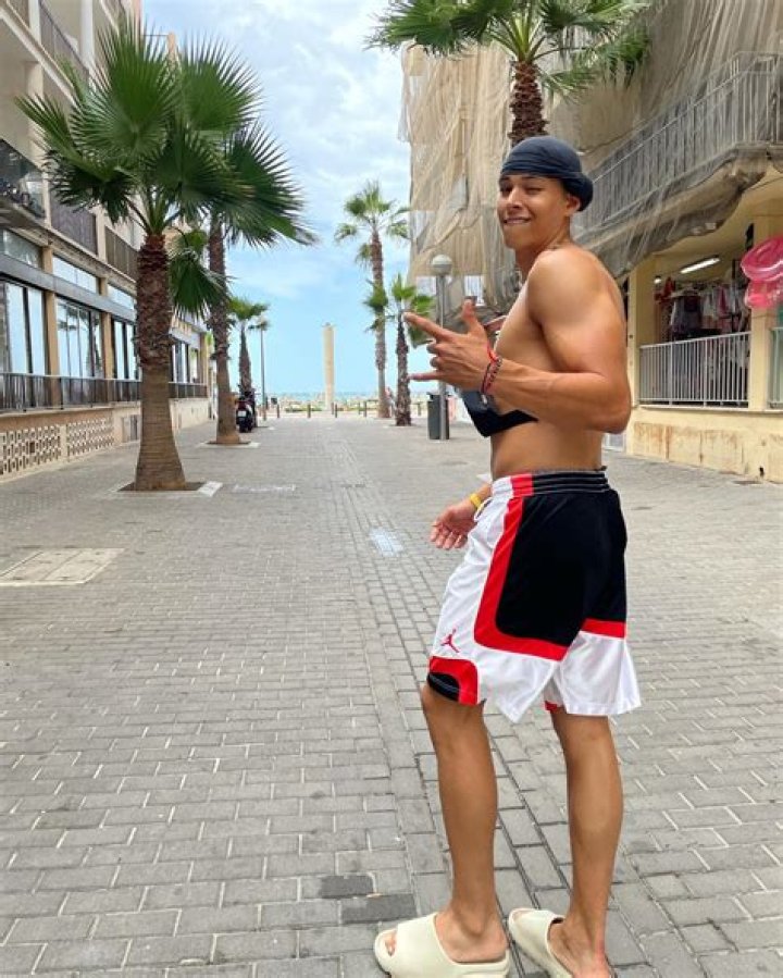 Uncover Cindy Sincindy's Height, Weight, And Net Worth On TikTok