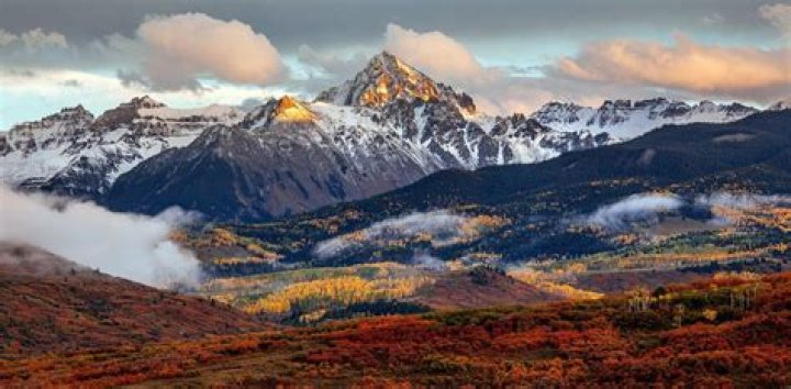 Discover The Stunning Beauty Of Colorado's Mountains With Breathtaking Wallpaper