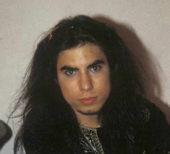 Uncovering The Truth Behind Dave Navarro's Plastic Surgery Journey