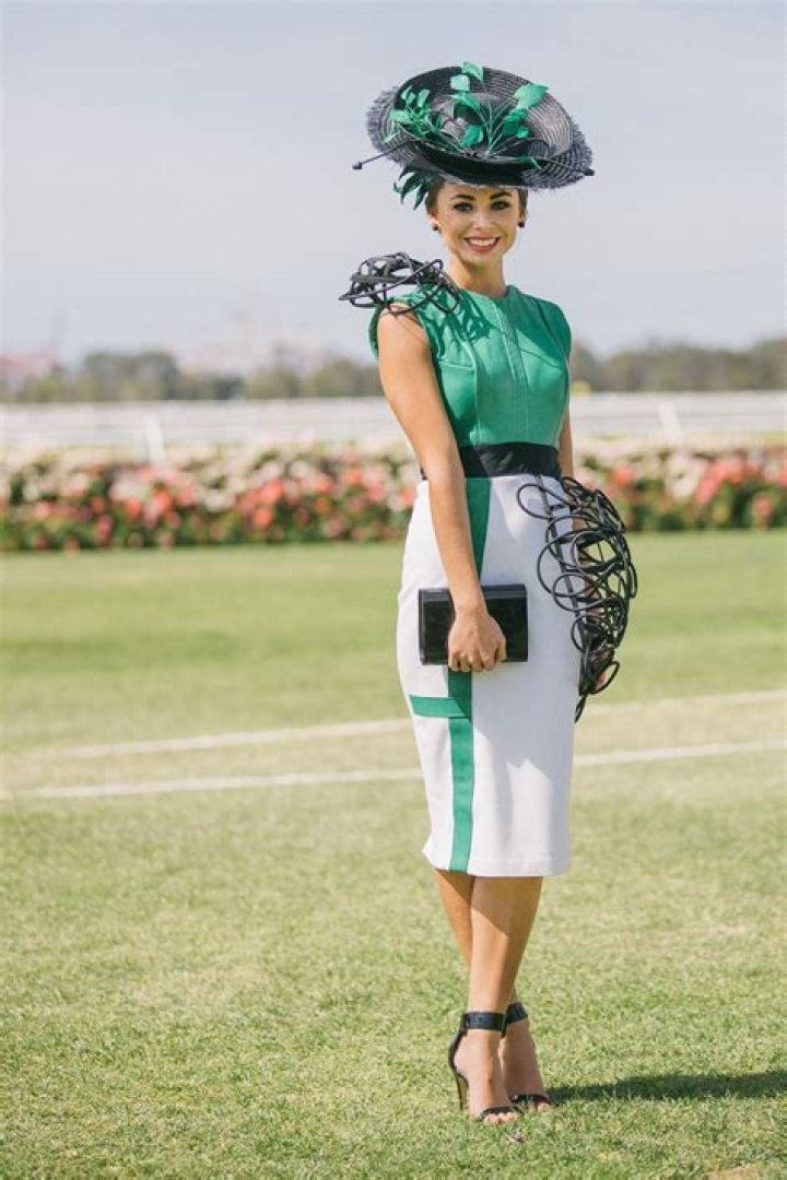 Derby Race Outfit Guide: Dress To Impress At The Track