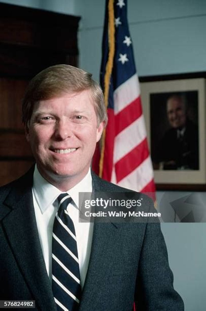 Dick Gephardt net worth and salary income estimation Jan, 2024