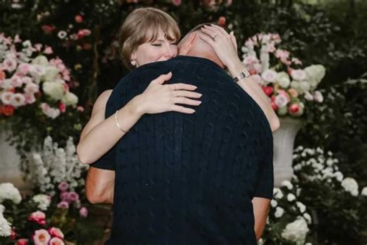 Did Taylor Swift's Parents Reunite?