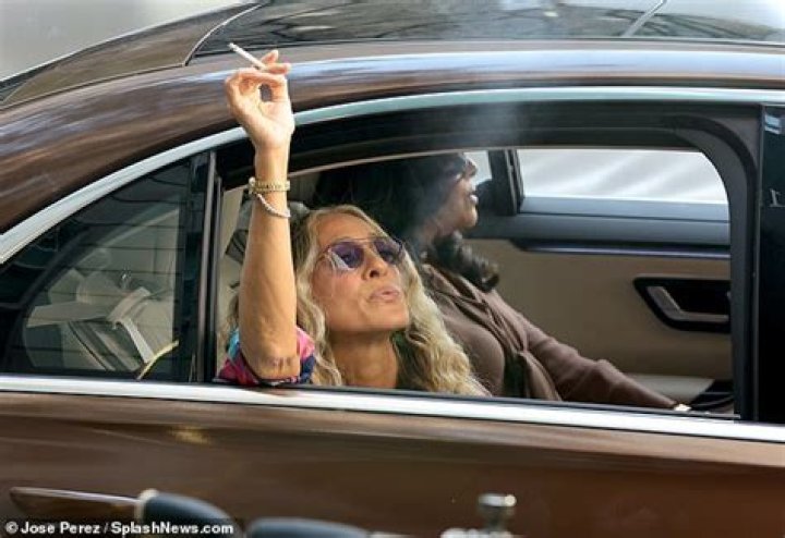 Sarah Jessica Parker's Smoking Saga