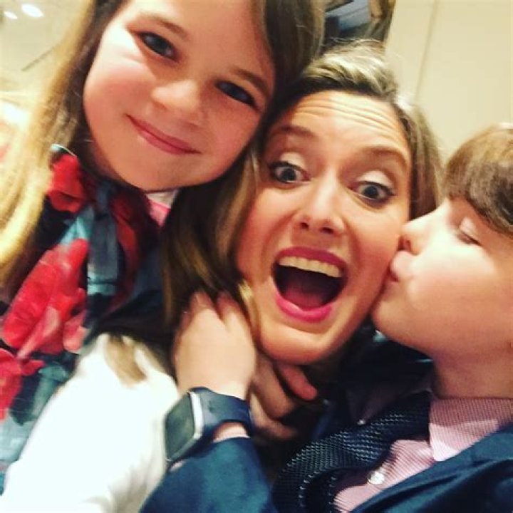 A Look Into The Personal Life Of Zoe Perry: Uncovering The Truth About Her Children