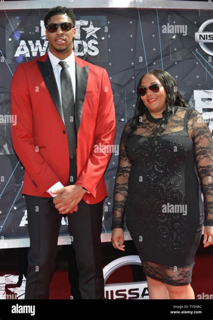 Uncover The Secrets Of Gut Health With Erainer Davis