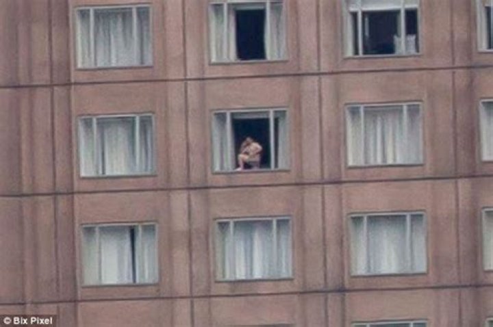 Flashing Hotel Window: Uncover The Mystery Behind The Lights