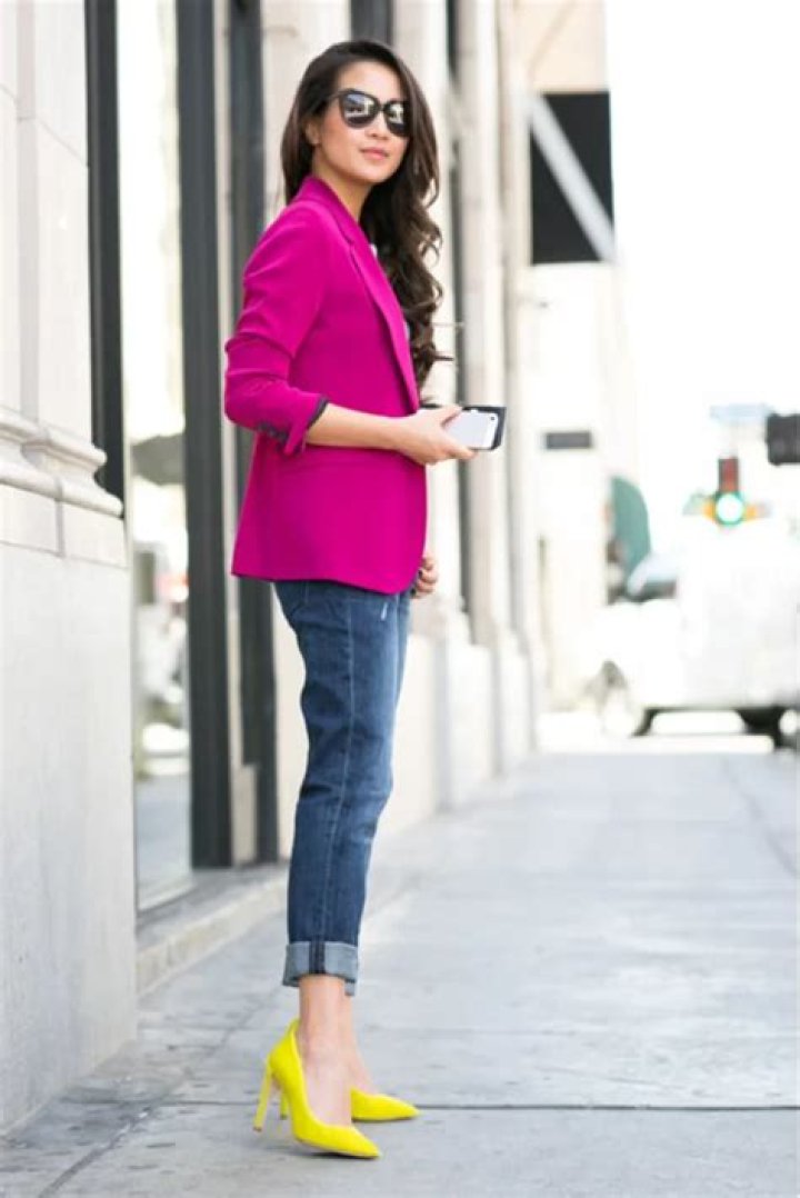 Captivating Fuchsia Blazer Outfit Ideas: Amplify Your Style