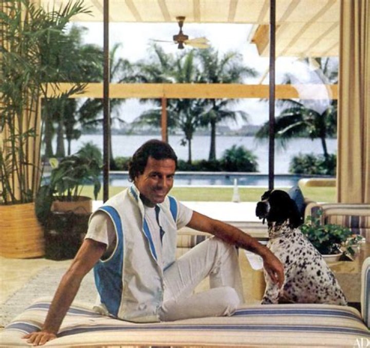 Discover The Net Worth Of Julio Iglesias