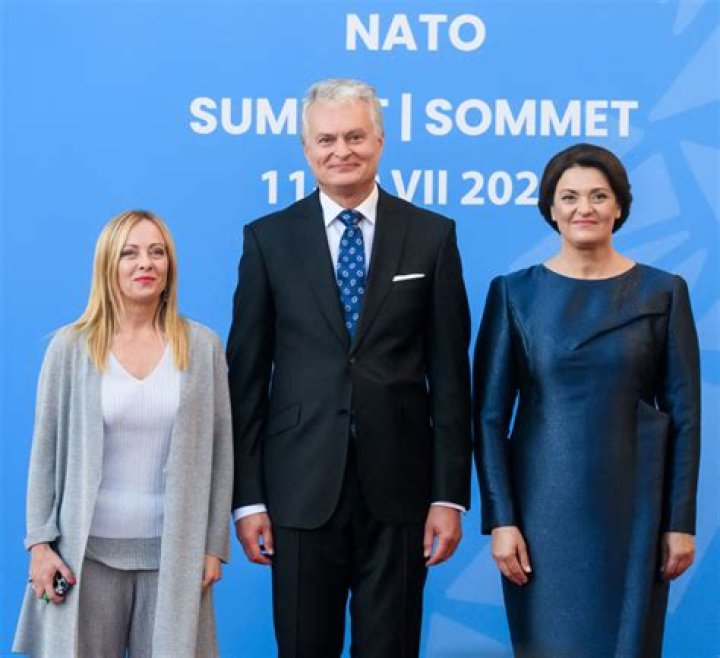 Uncover The Surprising Truth About Giorgia Meloni's Height