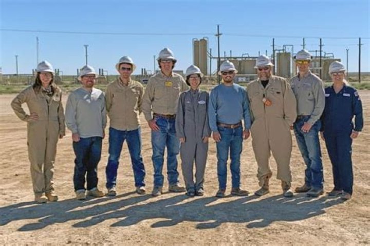 Masterful Integrated Operations Manager: Orchestrating Excellence