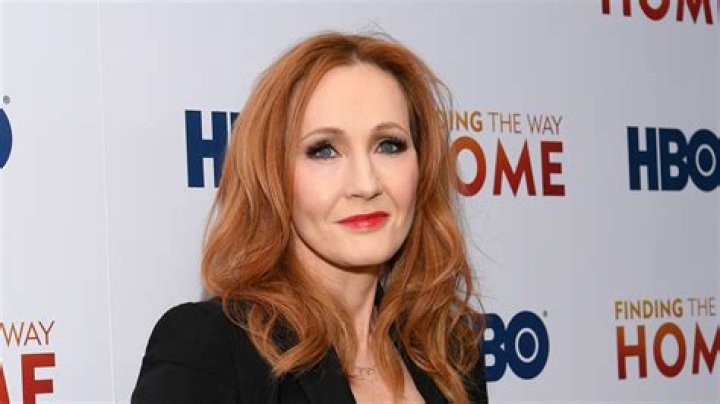 JK Rowling Decries Doxxing By Protesters Despite Mansion Being Listed On Wikipedia