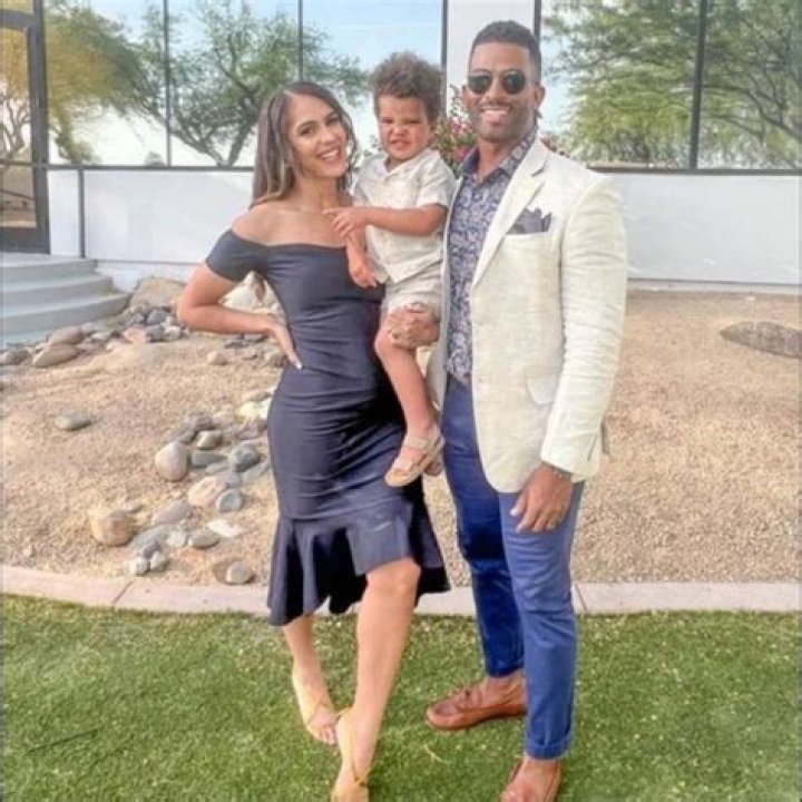 Uncovering Janine Tate's Husband And Their Captivating Story