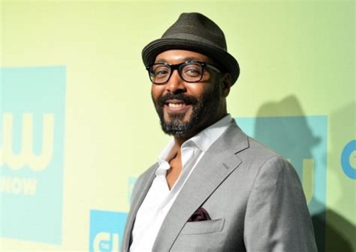 Whopping Net Worth Of Jesse L. Martin Revealed