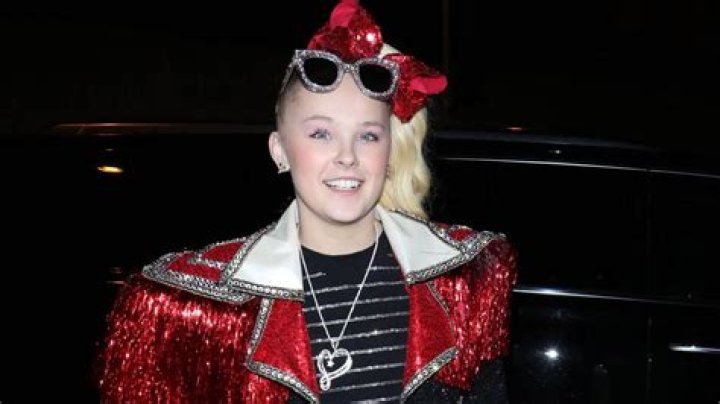 Jojo Siwa Calls Out Hollywood's Hetero Normative Christmas | Film Daily