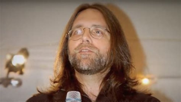 Keith Raniere (Criminal) - Age, Birthday, Bio, Facts, Family, Net Worth, Height & More