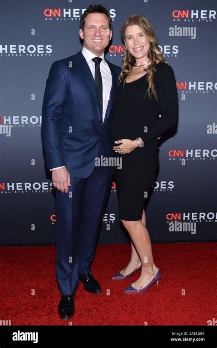 Kelly Dowd Gets Engaged To Bill Weir!