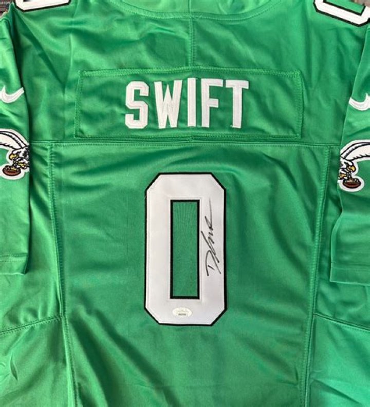 The Allure Of The Kelly Green Swift Jersey: A Fashion Statement In Sports