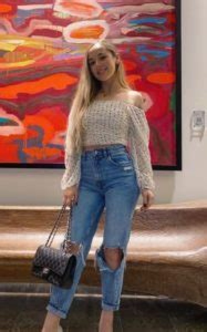 Unveiling Kelsey Henson's Height: Surprising Insights & Revelations