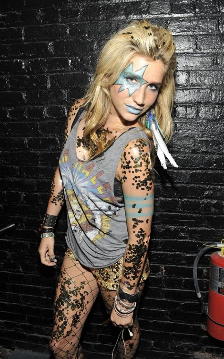Kesha's Style: The Complete Guide To Her Bold Fashion