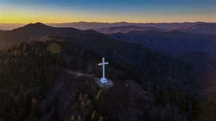 Incredible Lyn Lowry Crosses For Your Astonishing Designs