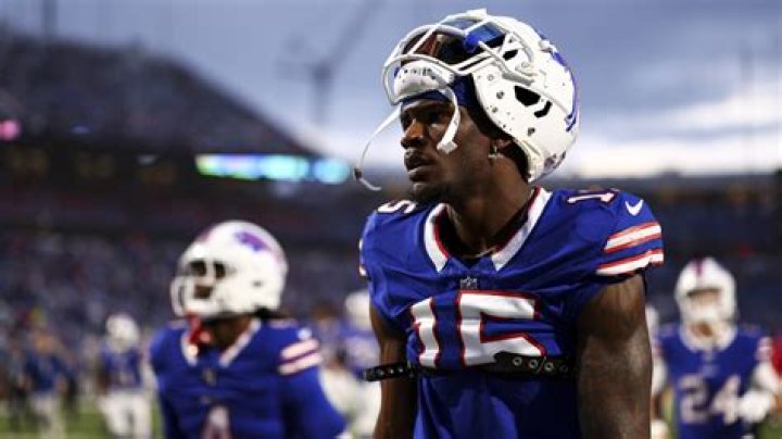 Unveiling The Enigmatic Marquez Valdes-Scantling's Wife: Surprising Revelations