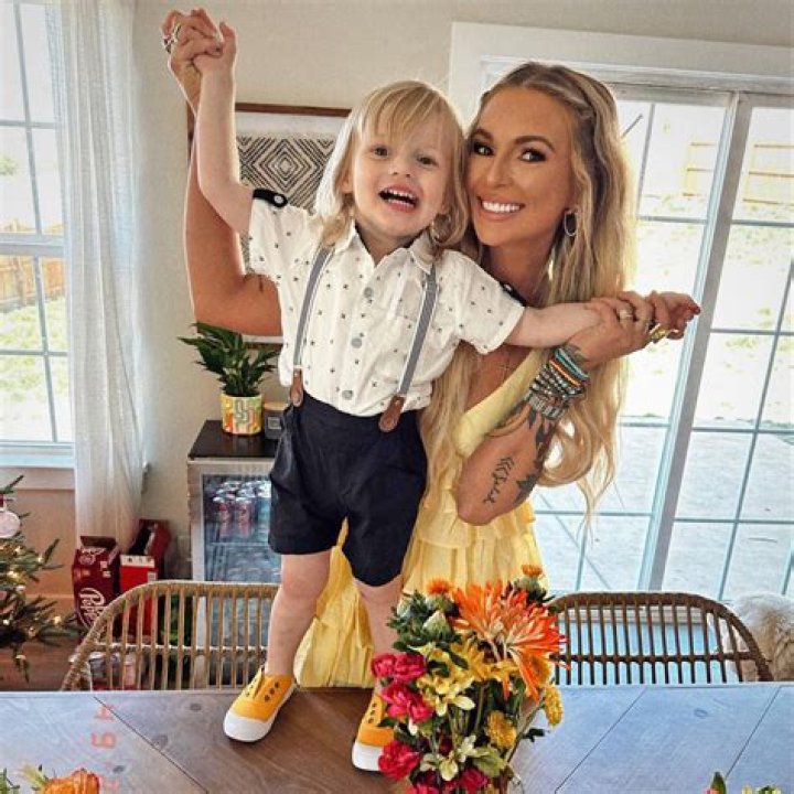 Uncover The Heart Of Morgan Wallen's Family: Secrets And Revelations