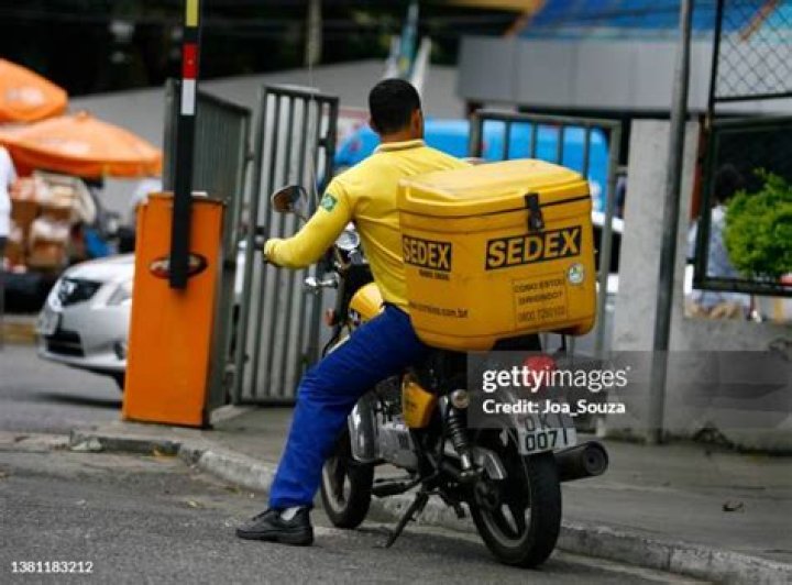 Fast And Reliable Motorcycle Courier Services
