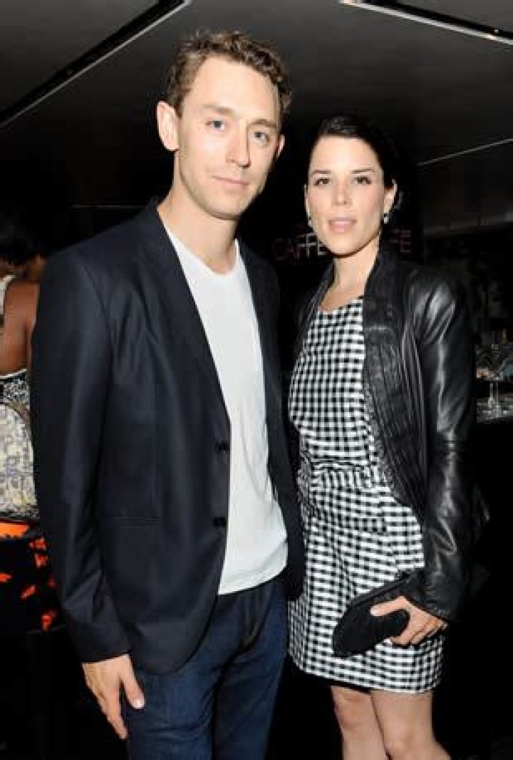 Unveiling Neve Campbell's Relationships: Discoveries And Insights