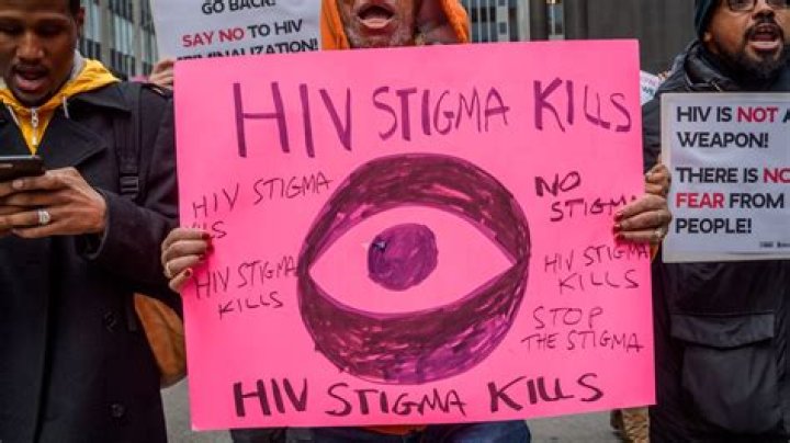 Half Of Americans Uncomfortable With HIV-Positive Doctors