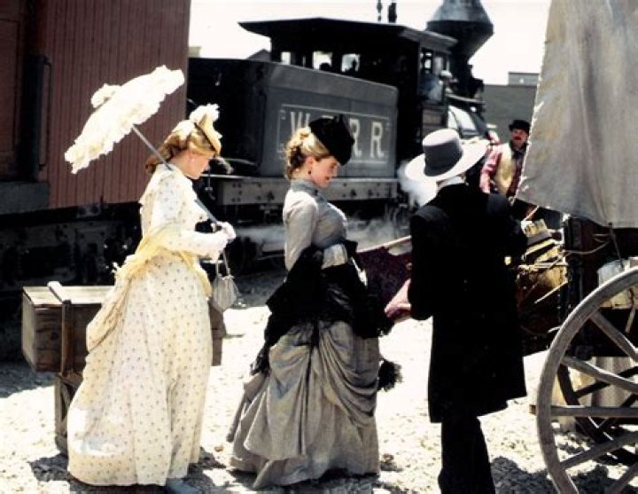 Paula Malcomson: Unveiling The Secrets Behind Her Tombstone