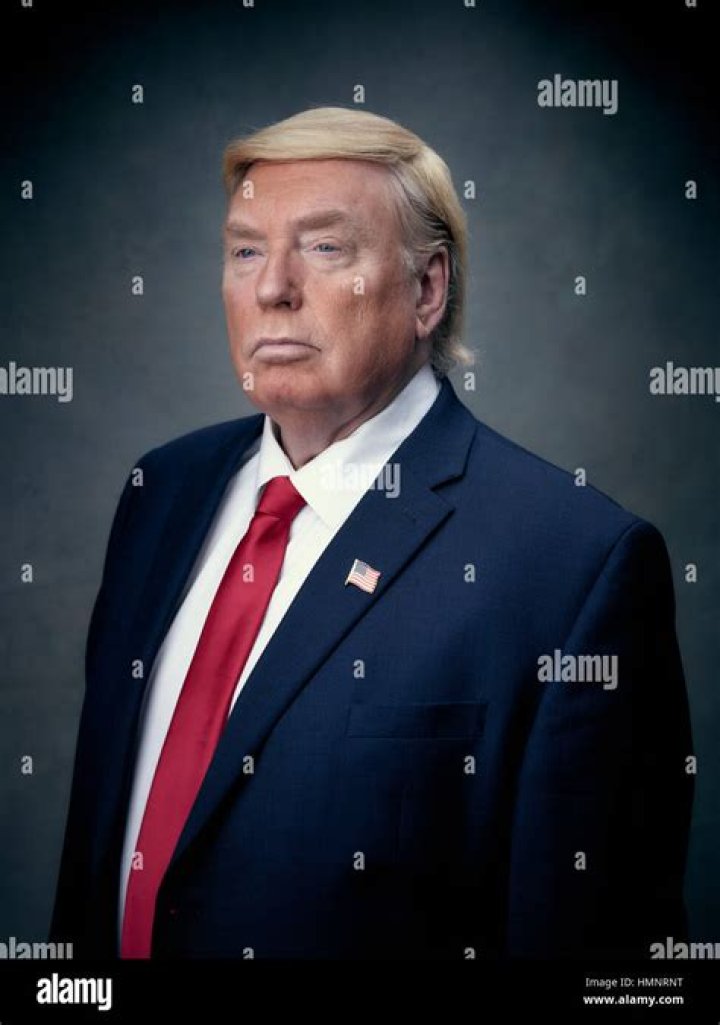 Spot-On Celebrity Lookalikes: A Presidential Doppelgnger Extravaganza!