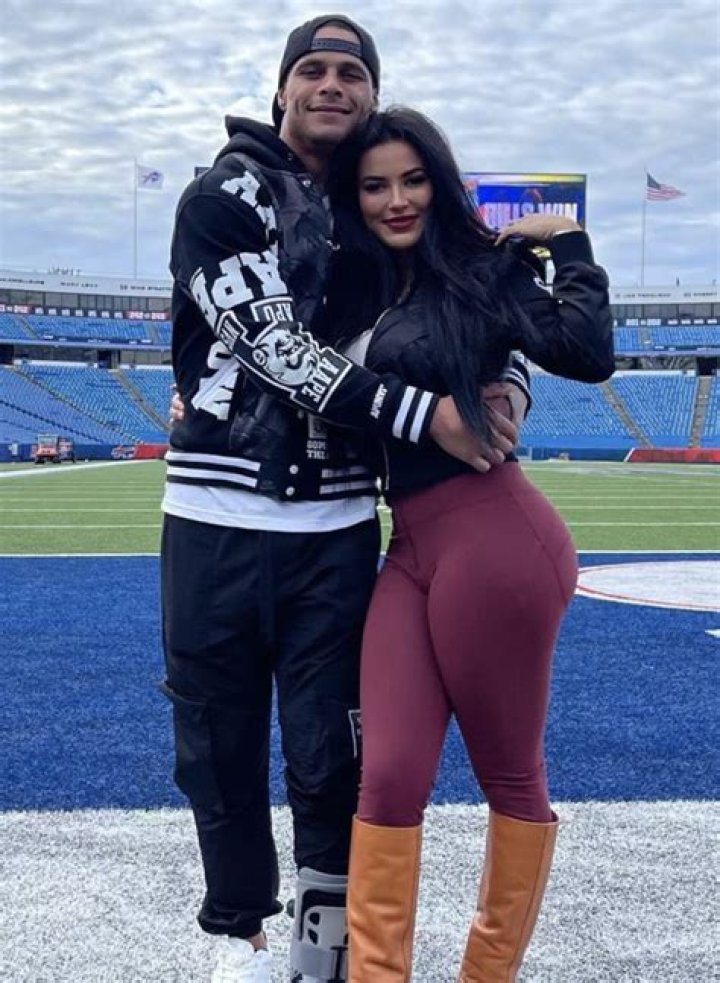 Uncovering The Secrets Of A Supermodel And TV Star