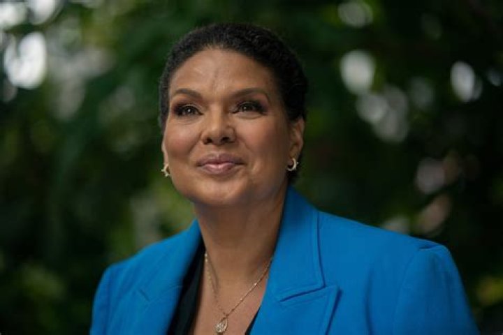 Find Renowned Sara Snyder - Your Trusted Agent In Howell, MI