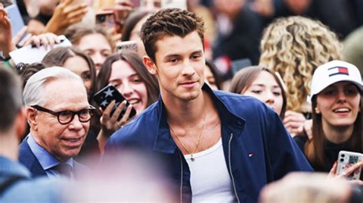 Shawn Mendes GF Charlie Travers Seen Moving Belongings into His Home Hollywood Life