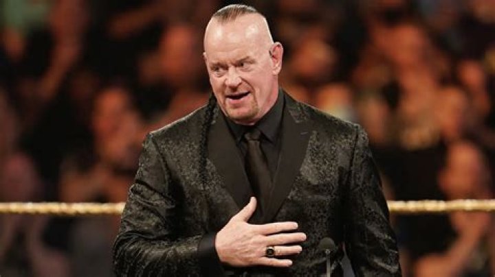 NFL Referee Pulled A Shocker, Undertaker Impersonation Goes Viral