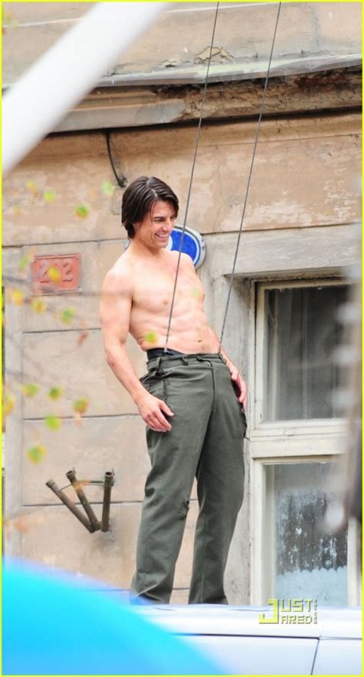 Unveiling The Secrets Behind Tom Cruise's Shirtless Physique