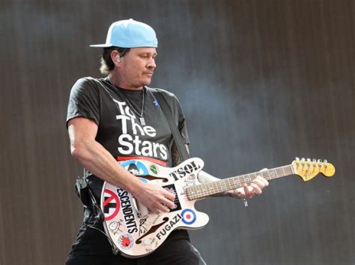 Meet Jennifer DeLonge Photos Of Tom DeLonges Wife And His Baby Mama