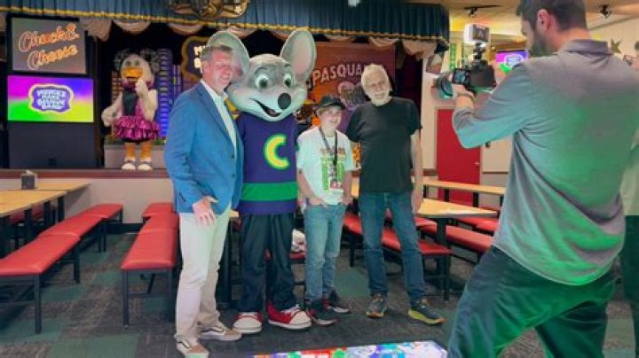 Unveiling The Secrets Of Chuck E. Cheese's: Pizza, Arcade, And Bowling Paradise