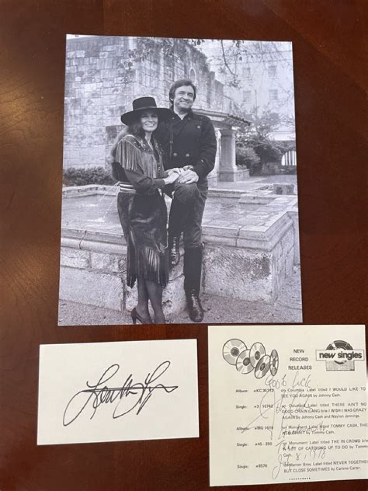 Was Loretta Lynn Married To Johnny Cash?