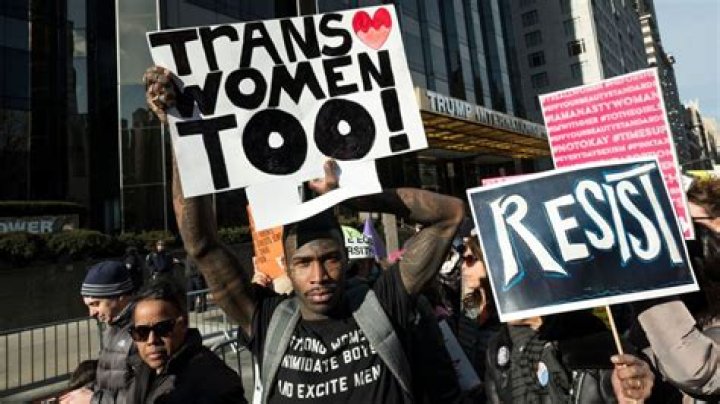 The Unforgettable Reason Why This Man's Presence At The Women's March Became Viral