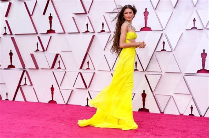 Zendaya's Oscars Outfit: A Playful Cher Throwback